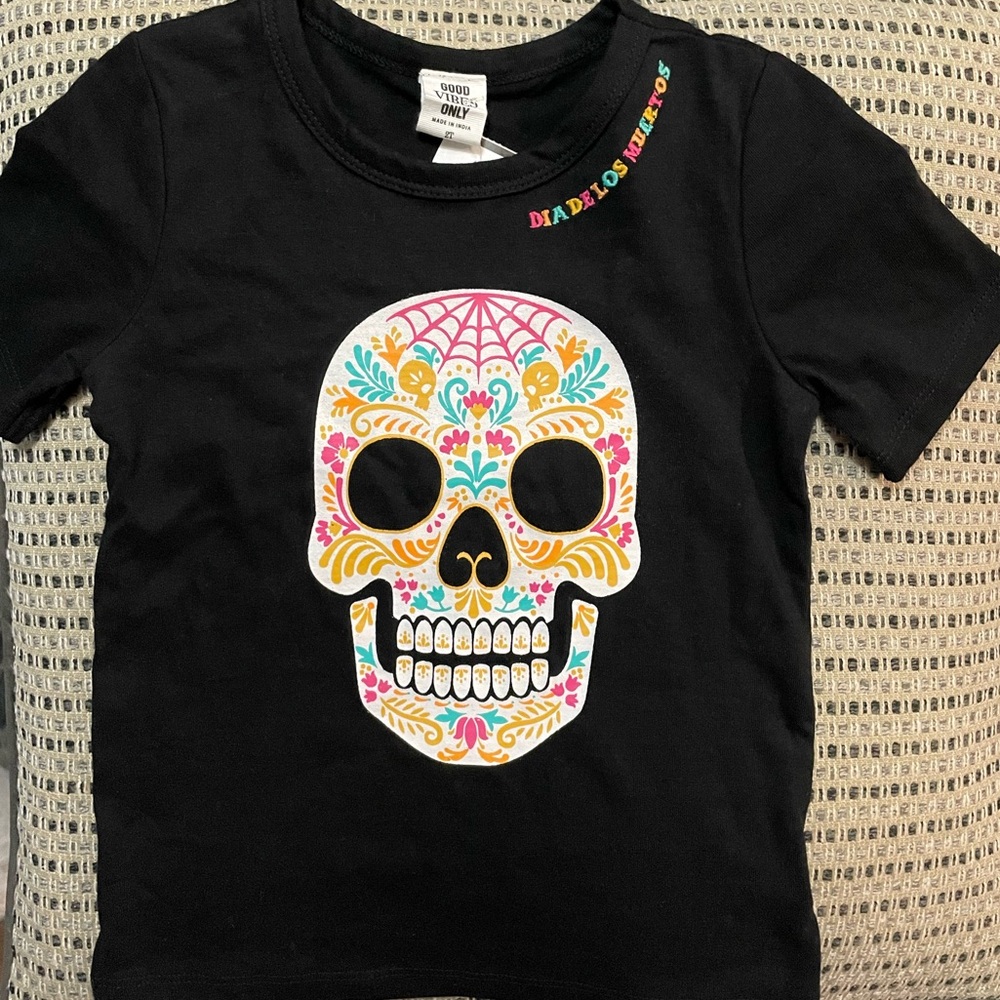 Día de los muertos/ day of the dead black and colorful t-shirt